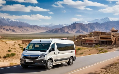 新疆包車7座一天多少錢