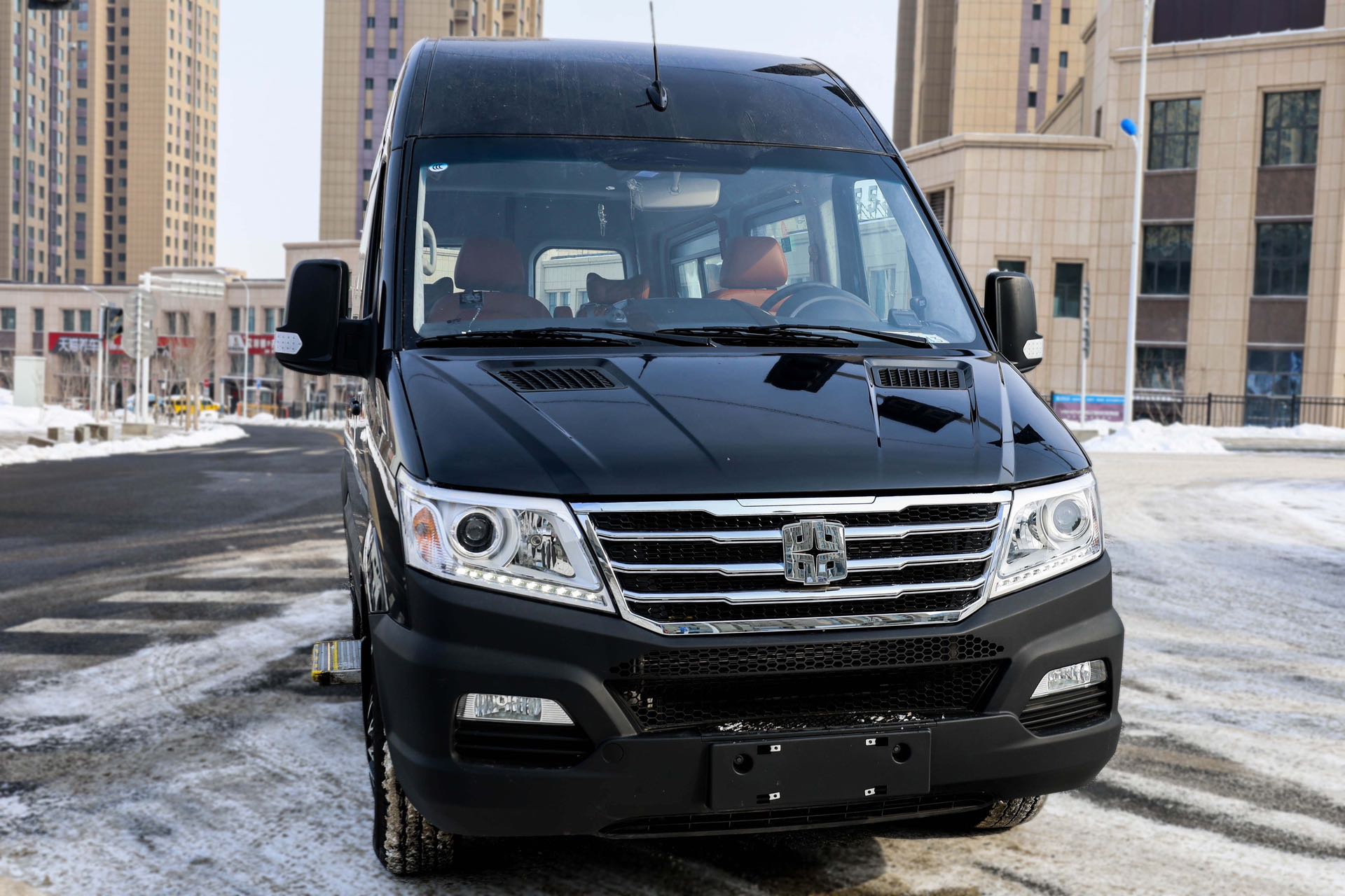 新疆包車選擇哪個車型好？新疆包車選擇哪個公司好!