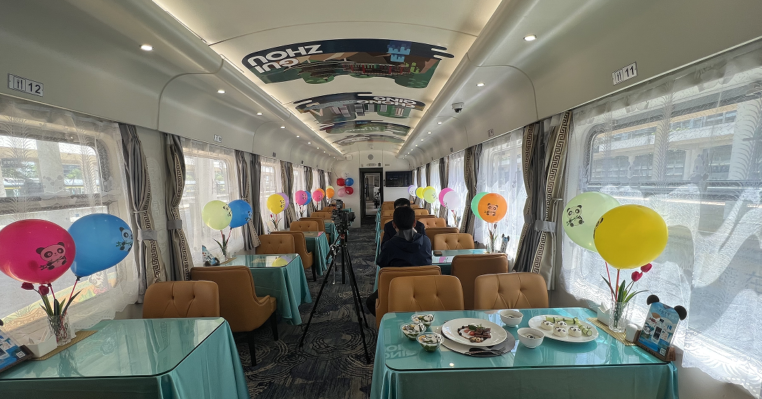 新疆旅游包車：專業服務，貼心相伴！