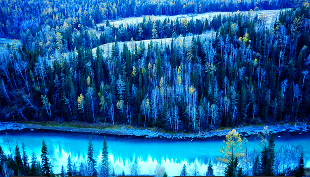 2026 樓蘭專列·走遍南北疆 13日游（奢享）