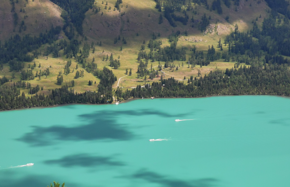 2025年新疆旅游攻略：探秘絲路秘境，邂逅壯美山河